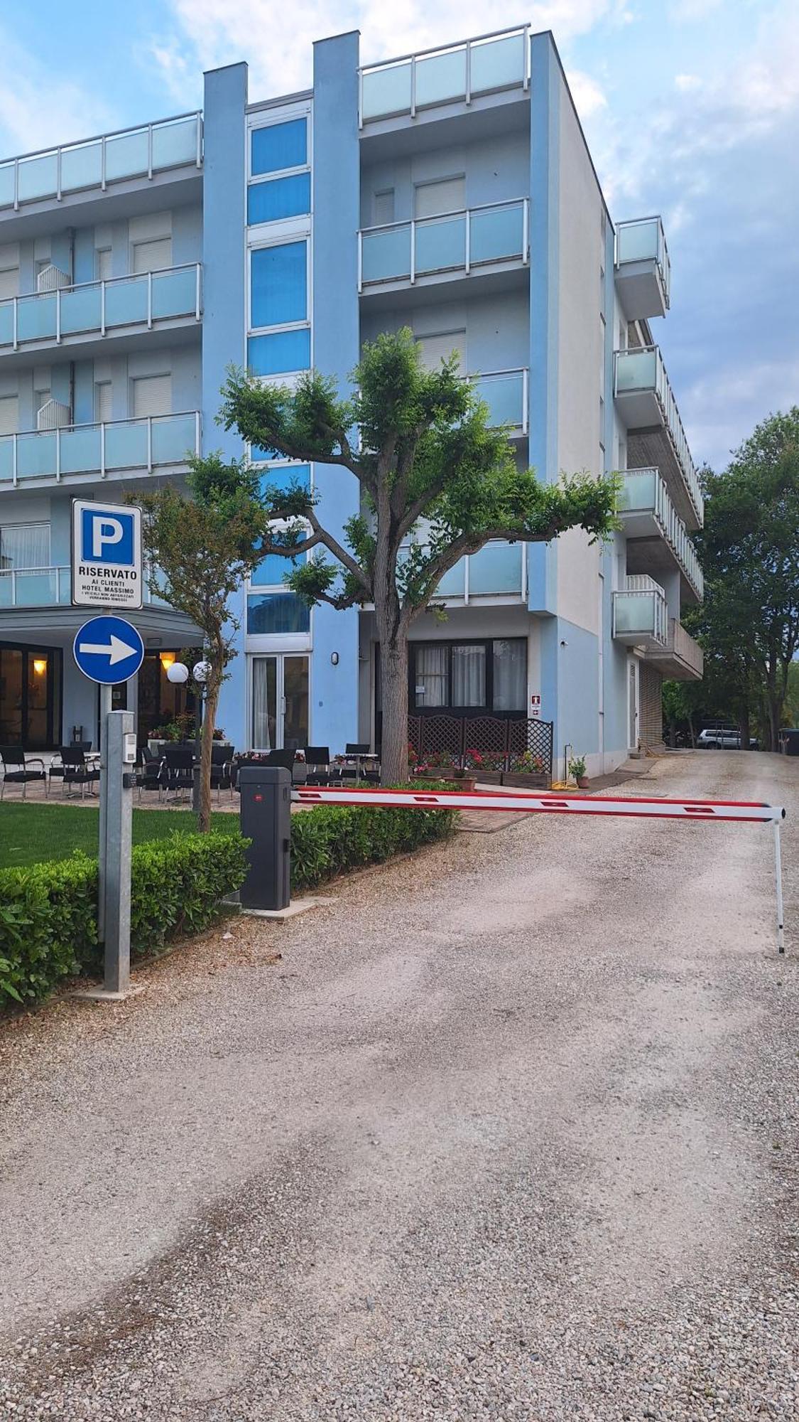 Hotel Massimo Червия Экстерьер фото